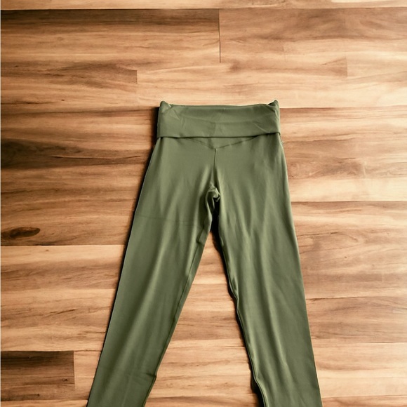 NWT Women's - OFFLINE By Aerie Real Me High Waisted Foldover Legging, Size Small - Picture 4 of 6
